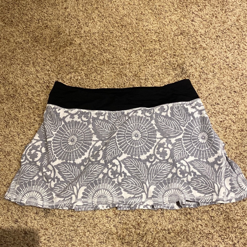 Lululemon pace setter tennis skirt